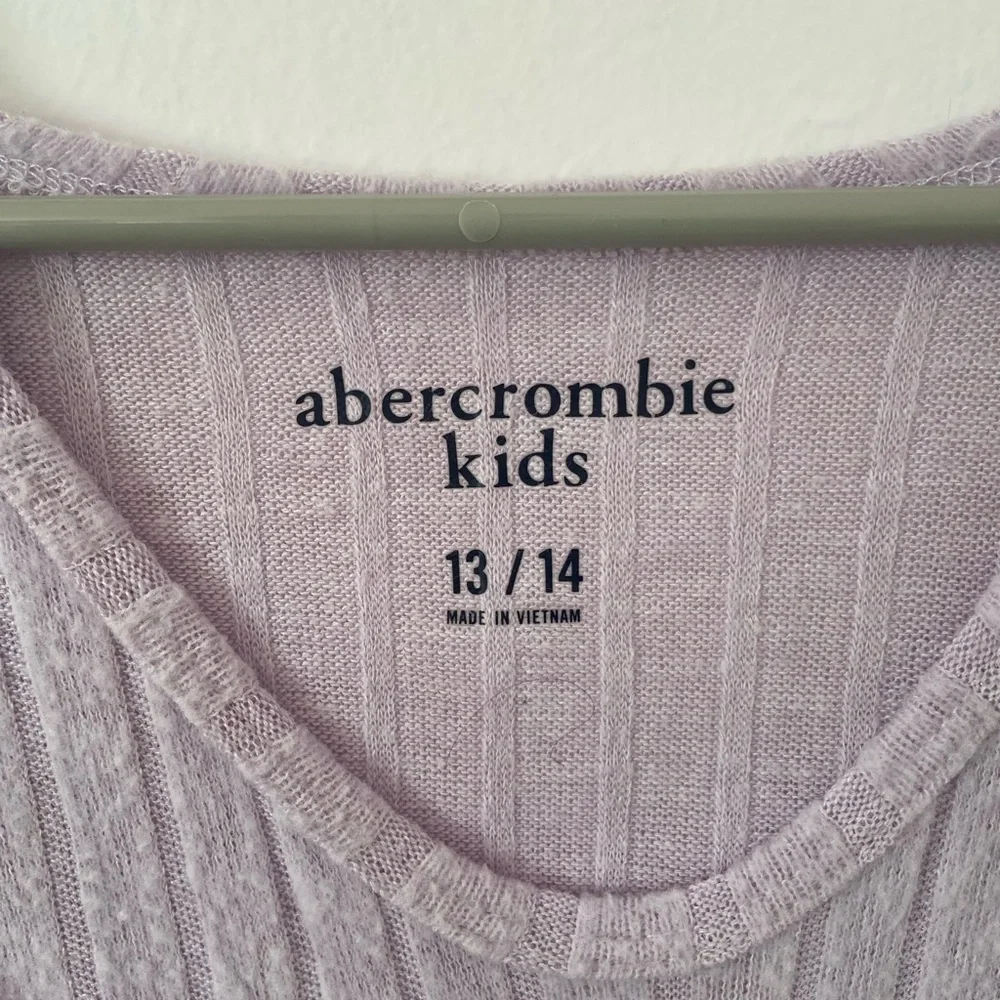 Lilac lace trim sweater - Picture 5 of 5